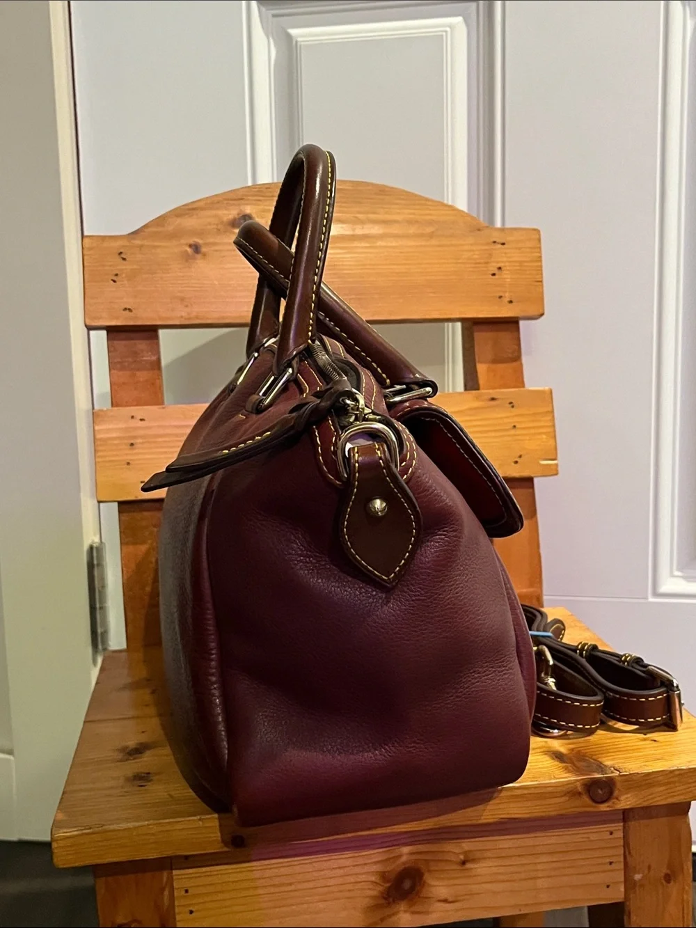 🍓TRADED🍓DOONEY & BOURKE Dark Red Samba Satchel w/ Dooney Lock